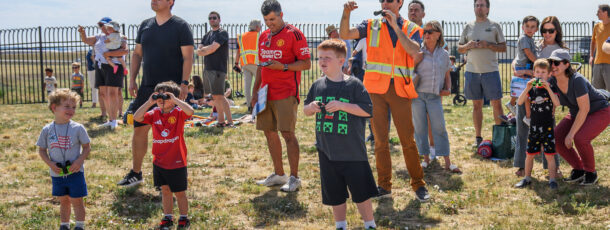 Little Wings: Plane Spotting