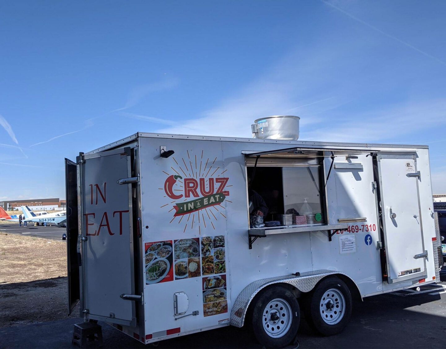 Cruz In & Eat Food Truck