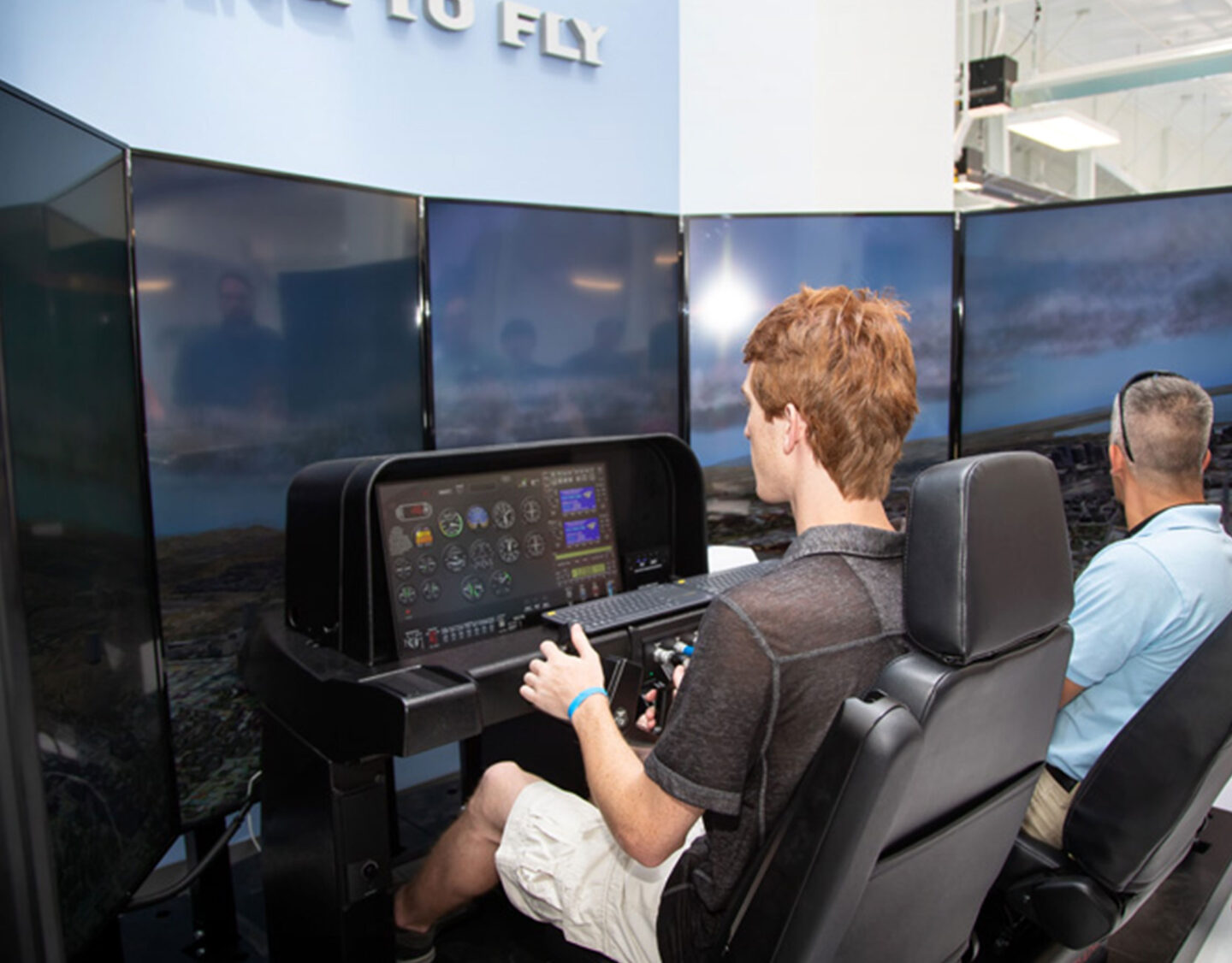 FlyThisSim TouchTrainer FM210 - Flight Simulator